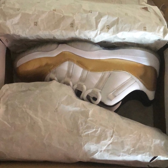 Retro 11s - Picture 1 of 3